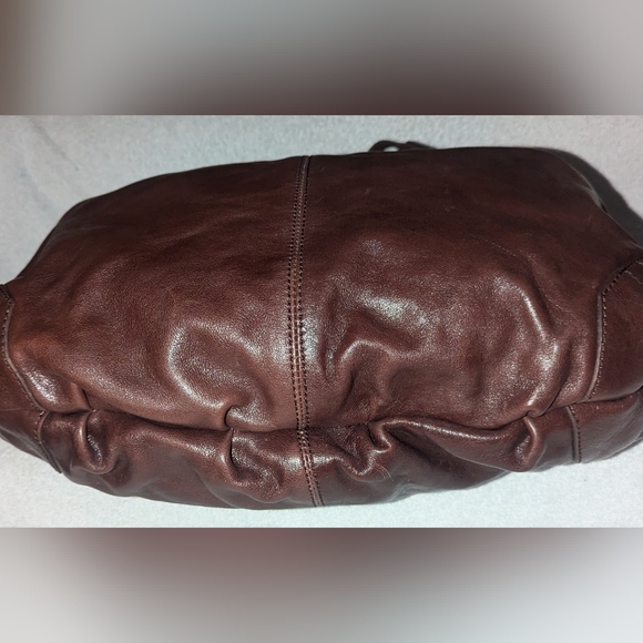 Francesco Biasia brown leather large bucket bag. - Picture 5 of 16